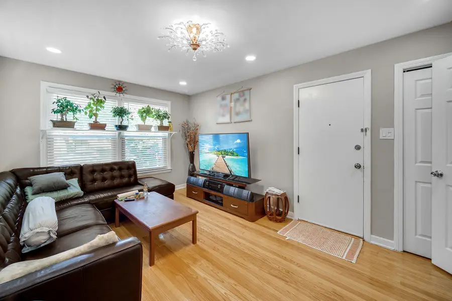 9039 La Crosse Avenue #1S, Skokie, IL 60077 - #3