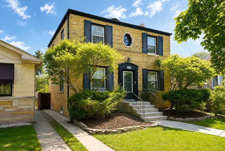 6133 N Karlov Avenue, Chicago, IL 60646 - #2