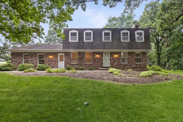 2s730 White Oak Lane, Batavia, IL 60510
