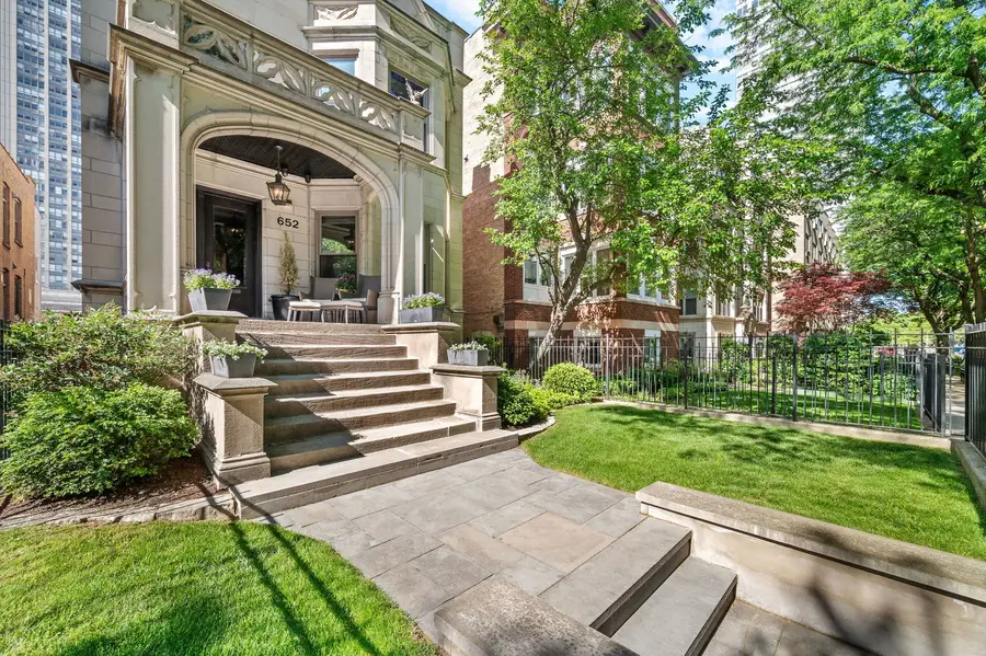 652 W Sheridan Road, Chicago, IL 60613 - #3