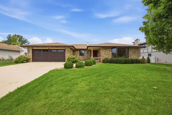 2122 Sherborn Lane, Schaumburg, IL 60193