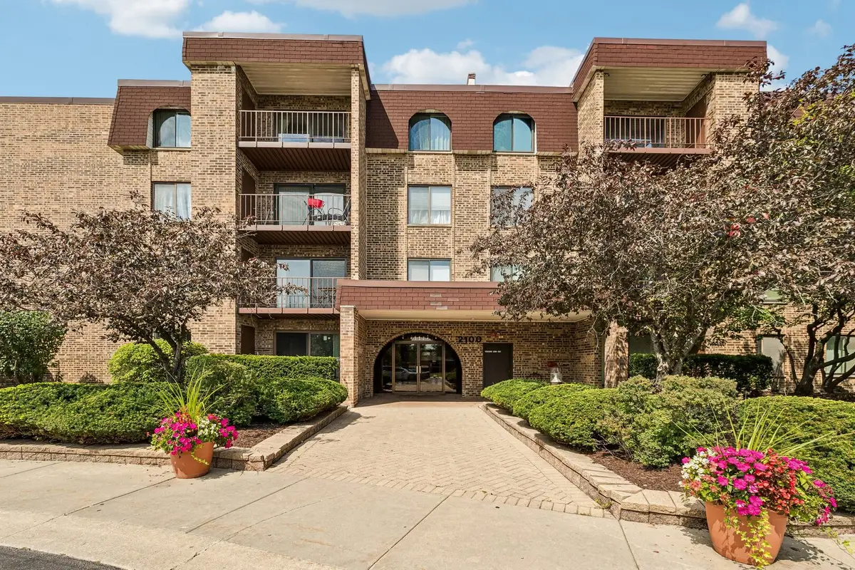 2100 Valencia Drive #215B, Northbrook, IL 60062 - #1