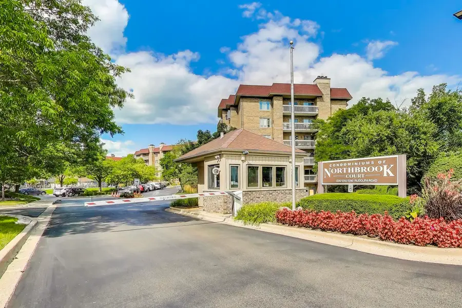 1220 Rudolph Road #5B, Northbrook, IL 60062 - #2