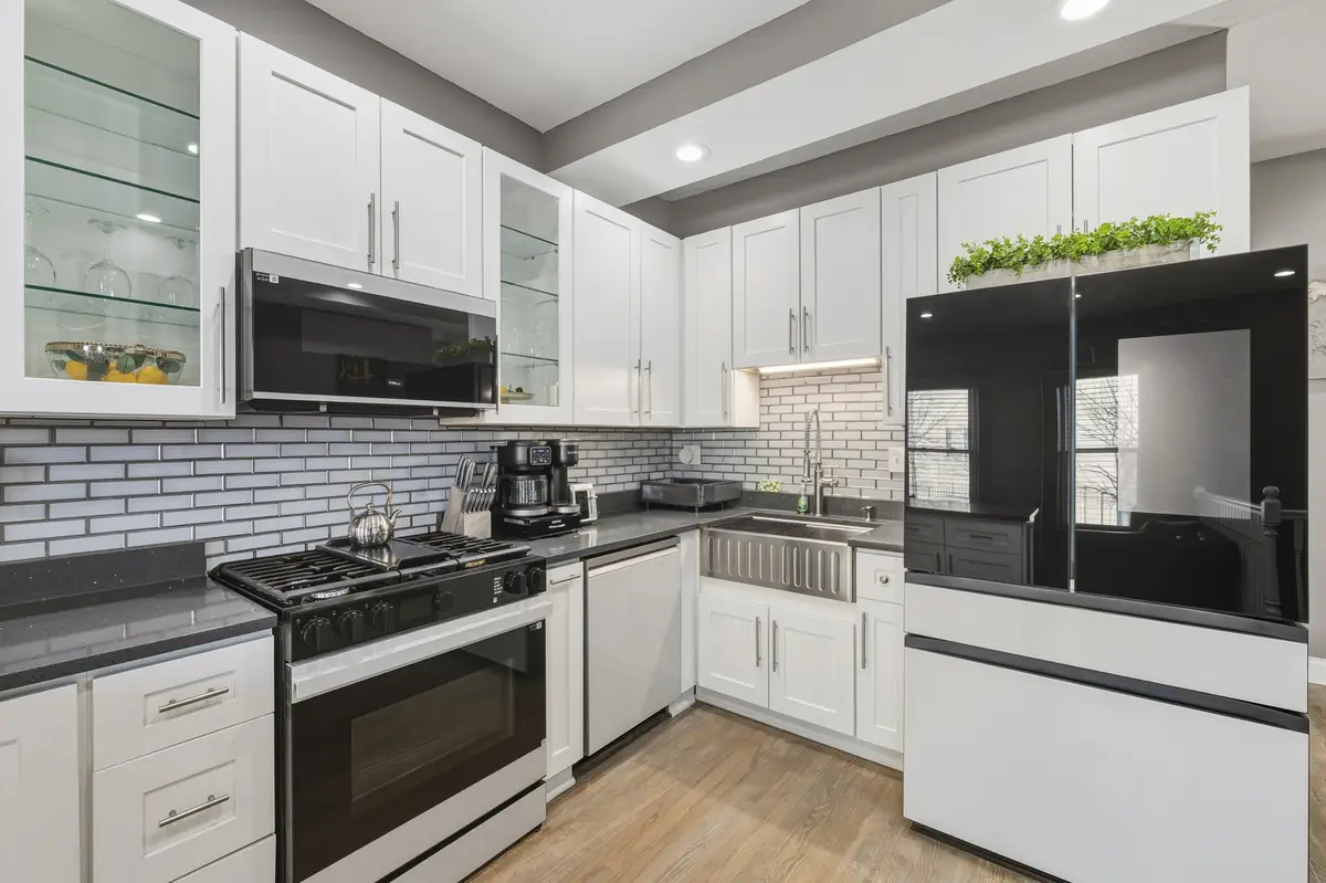 231 E 59th Street #1, Chicago, IL 60637 - #1