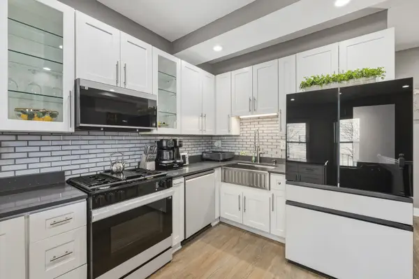 231 E 59th Street #1, Chicago, IL 60637