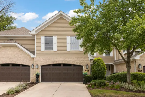 11124 Indian Woods Drive, Indian Head Park, IL 60525