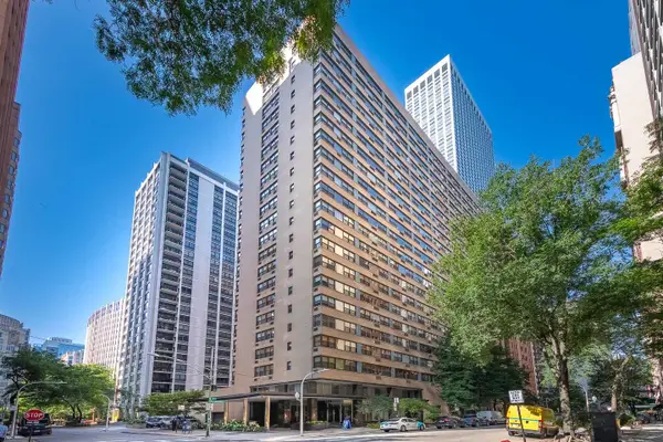 850 N Dewitt Place #16I, Chicago, IL 60611
