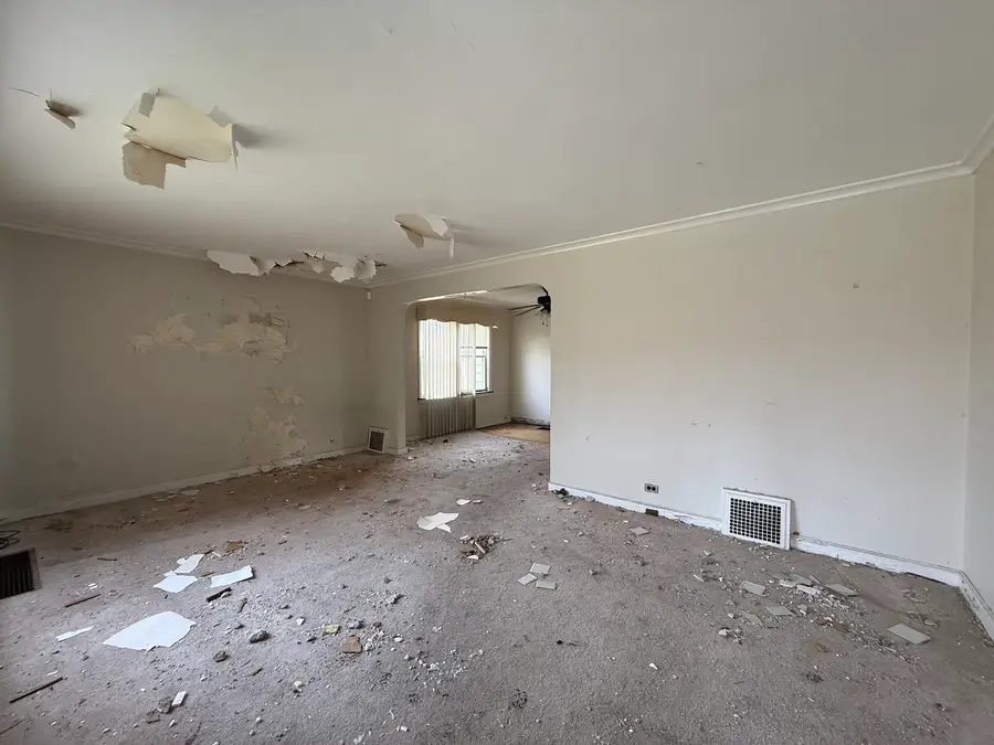 8545 S Euclid Avenue, Chicago, IL 60617 - #3