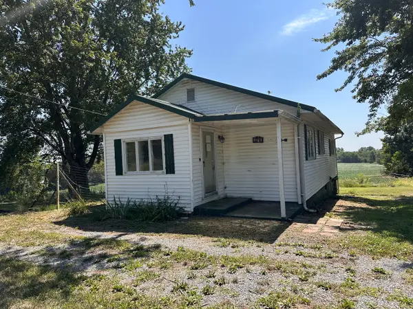 23780 Carlyle Road, Thompsonville, IL 62890