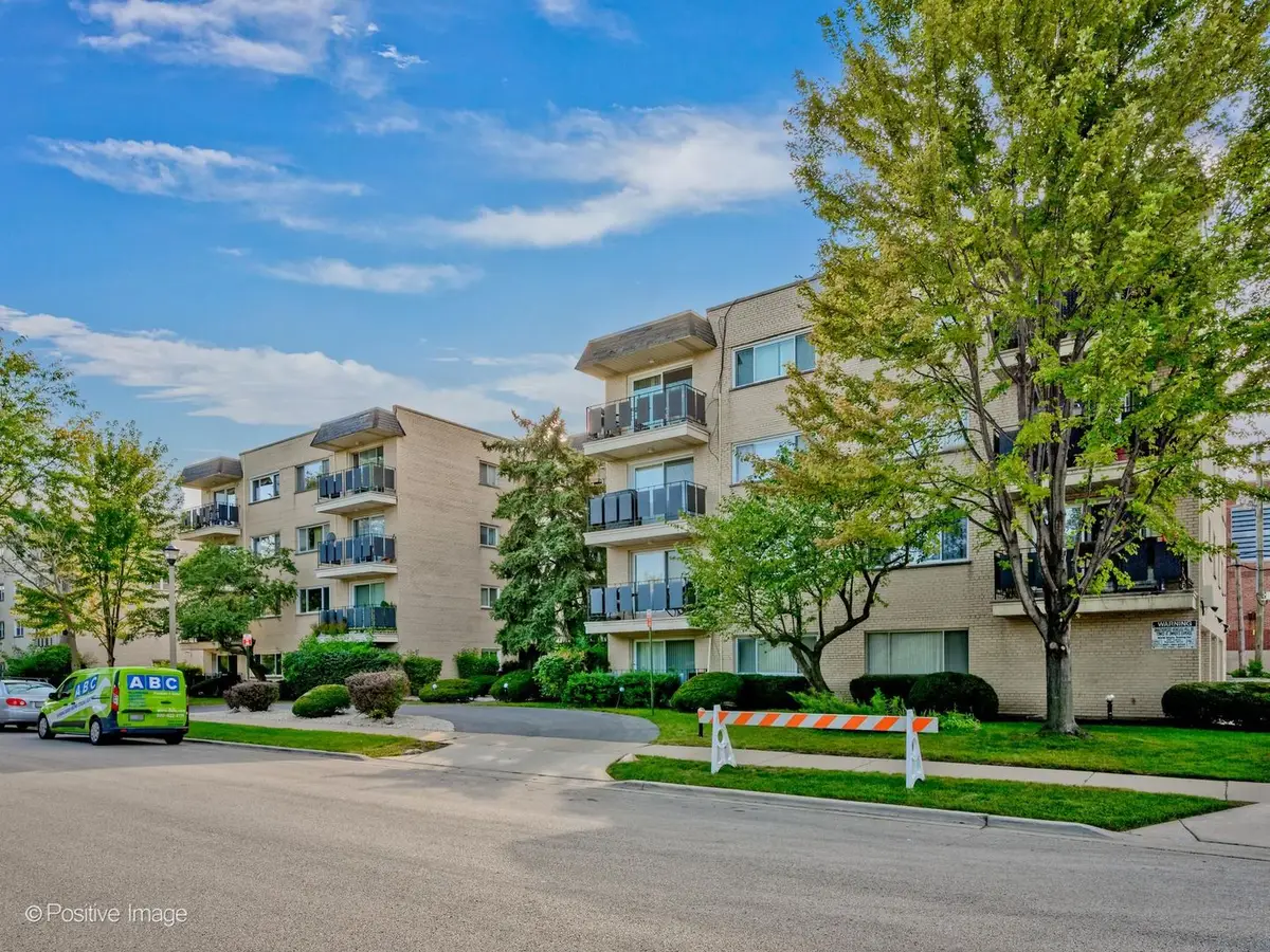 8230 Elmwood Avenue #102, Skokie, IL 60077 - #1