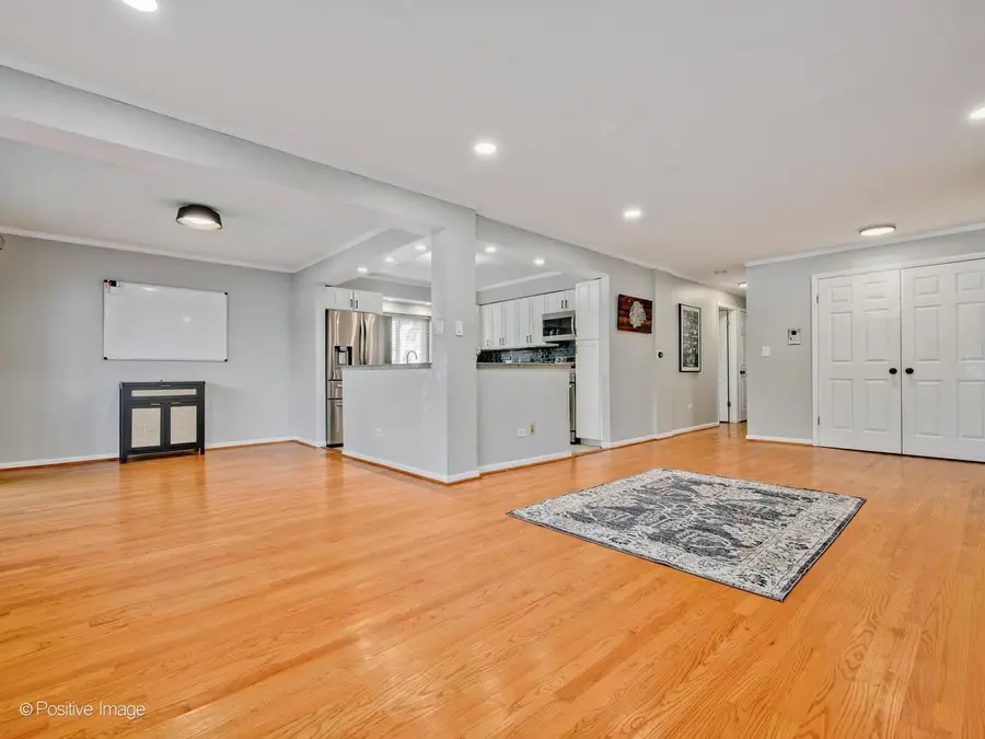 8230 Elmwood Avenue #102, Skokie, IL 60077 - #3