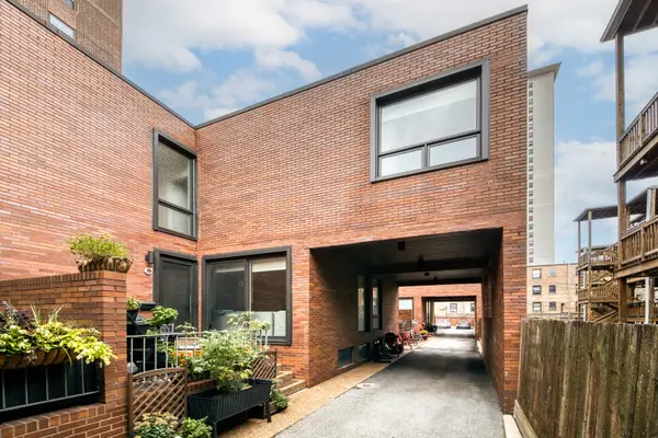 3631 N Pine Grove Avenue #C, Chicago, IL 60613