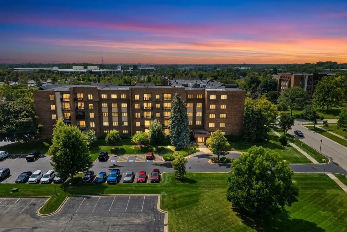 453 Raintree Drive #3P, Glen Ellyn, IL 60137 - #1