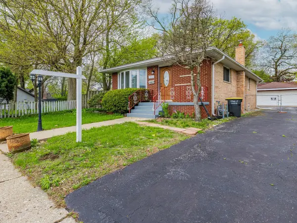 18136 Oakwood Avenue, Lansing, IL 60438