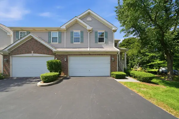 24 Stonegate Lane, Streamwood, IL 60107