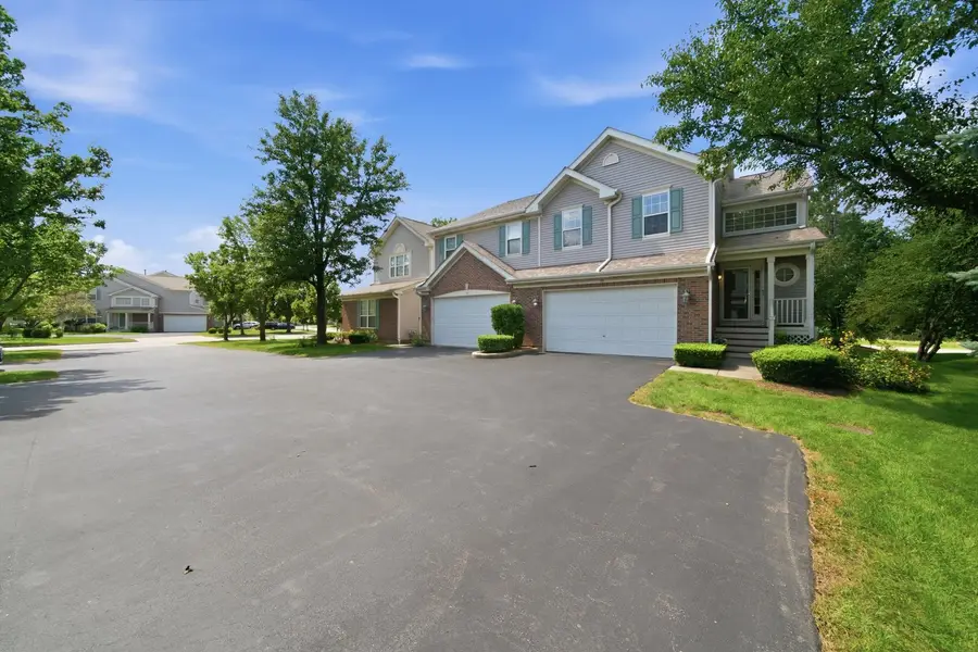 24 Stonegate Lane, Streamwood, IL 60107 - #3