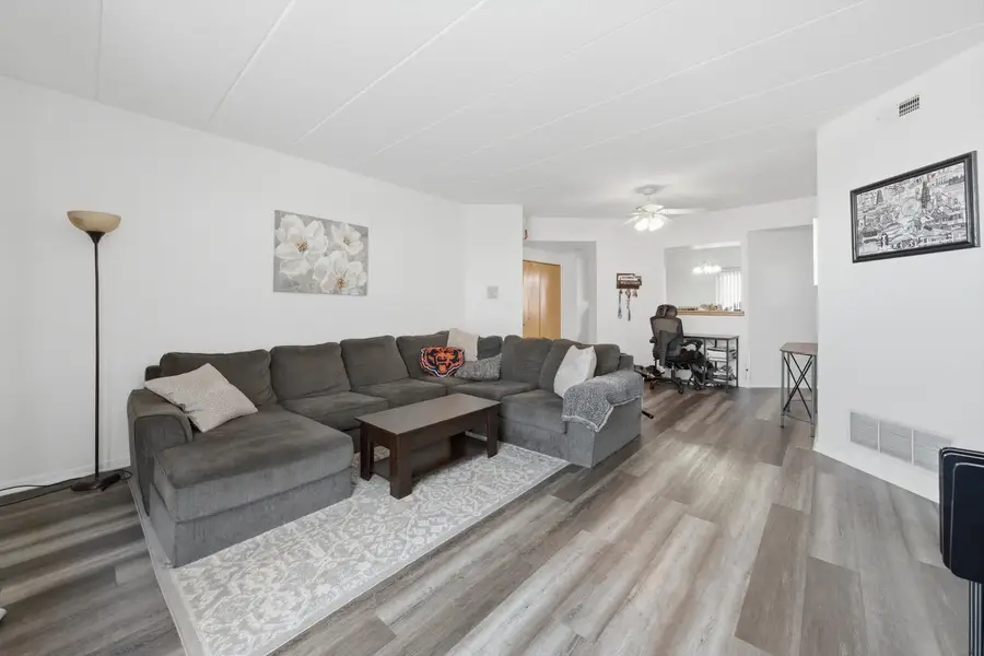 7900 Nagle Avenue #2N, Burbank, IL 60459 - #3