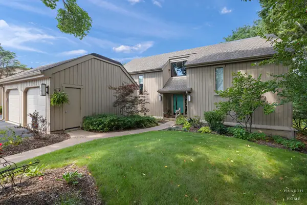 70 Cedar Ridge, Lake Barrington, IL 60010