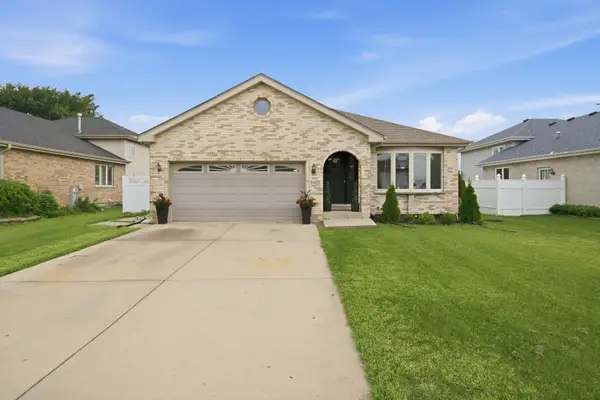 8402 S Thomas Avenue, Bridgeview, IL 60455