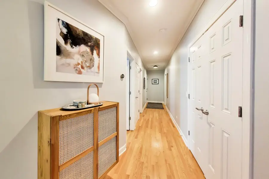 747 W Cornelia Avenue #N1, Chicago, IL 60657 - #2