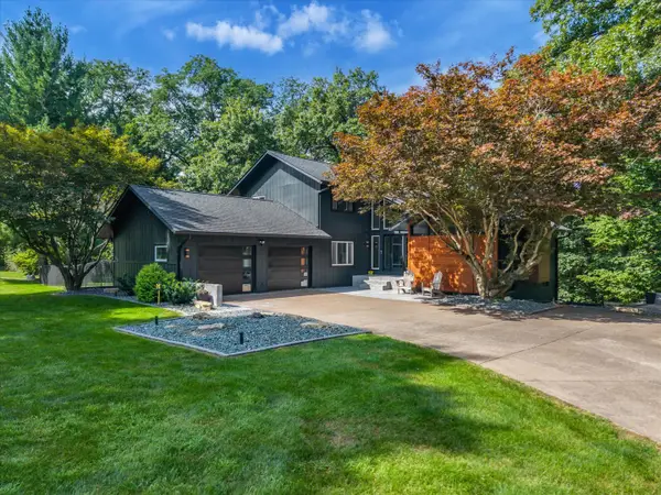 15 Valley View Drive, Blue Grass, IA 52726