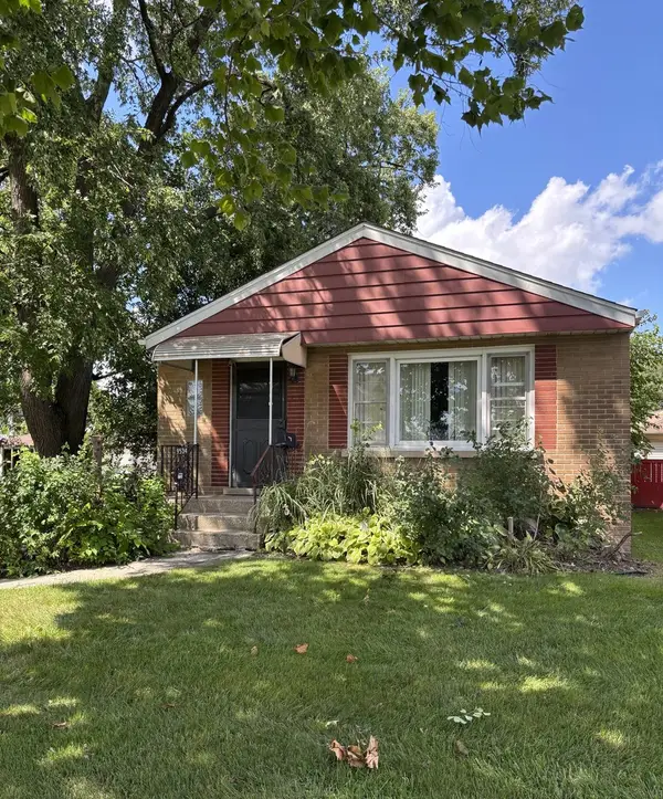 9534 Congress Park Avenue, Brookfield, IL 60513