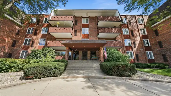 121 S Spruce Avenue #207, Wood Dale, IL 60191