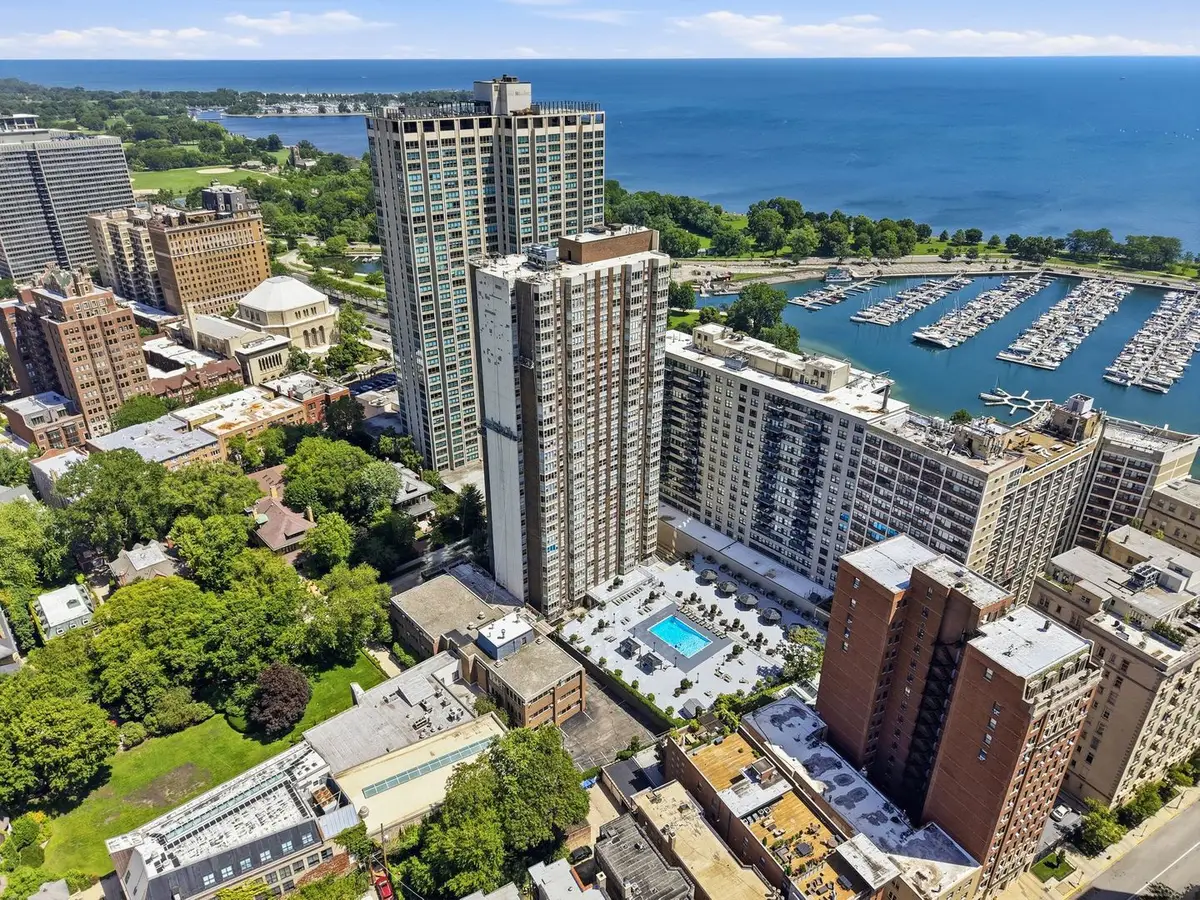 525 W Hawthorne Place #608, Chicago, IL 60657 - #1