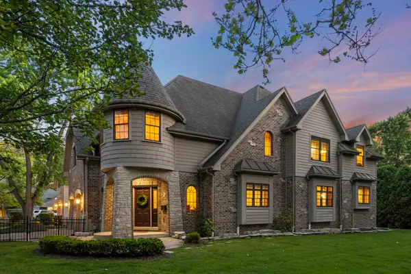 605 Thornwood Drive, Naperville, IL 60540