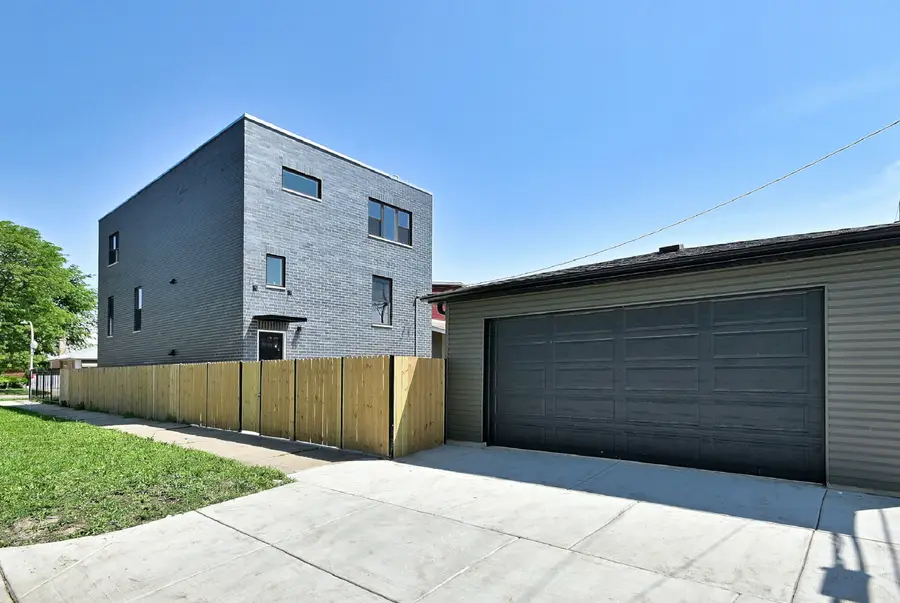 4859 W Hirsch Street, Chicago, IL 60651 - #3