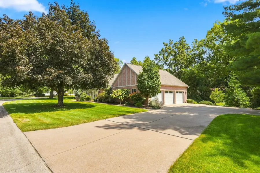 2700 11th Street Court, Moline, IL 61265 - #3
