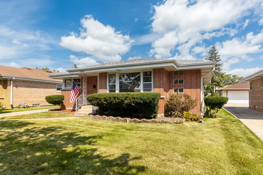 7046 W Cleveland Street, Niles, IL 60714 - #3