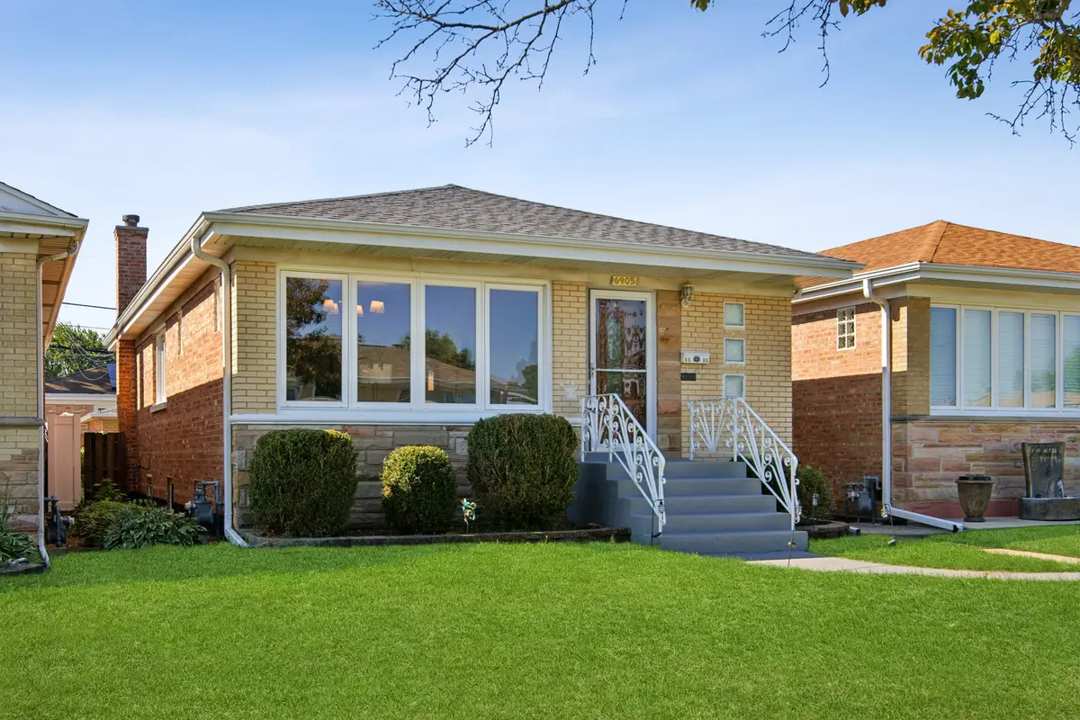 6905 W Leland Avenue, Harwood Heights, IL 60706 - #1