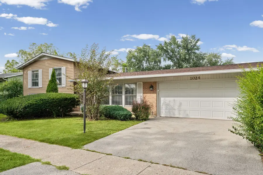 1024 Yorkshire Drive, Hanover Park, IL 60133 - #2