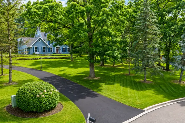 1677 Barberry Circle, Freeport, IL 61032