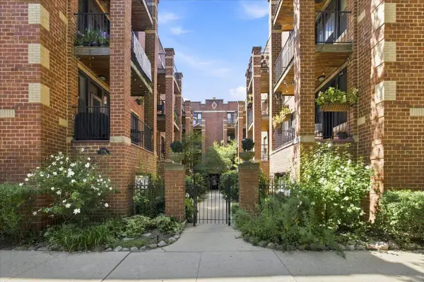2116 N Seminary Avenue #26, Chicago, IL 60614