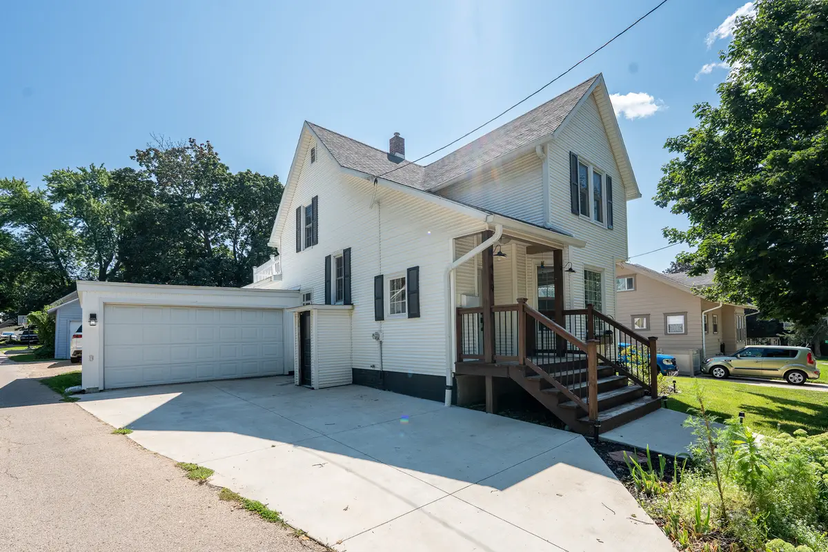 419 S Saxby Avenue, Freeport, IL 61032 - #1