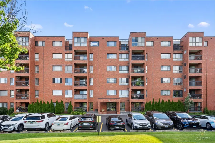 3700 Capri Court #104, Glenview, IL 60025 - #2