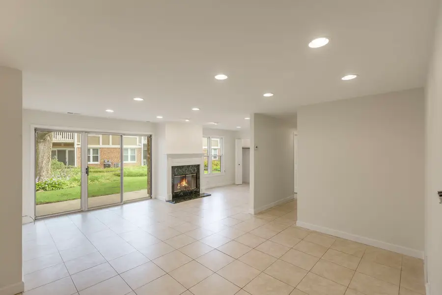 1255 Regency Court #1255, Vernon Hills, IL 60061 - #3