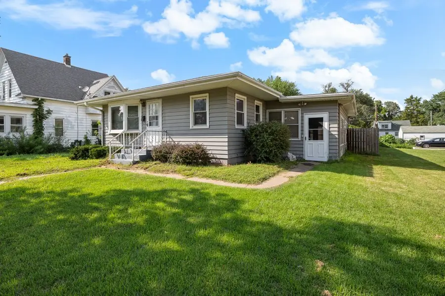 627 24th Avenue, Rock Island, IL 61201 - #2
