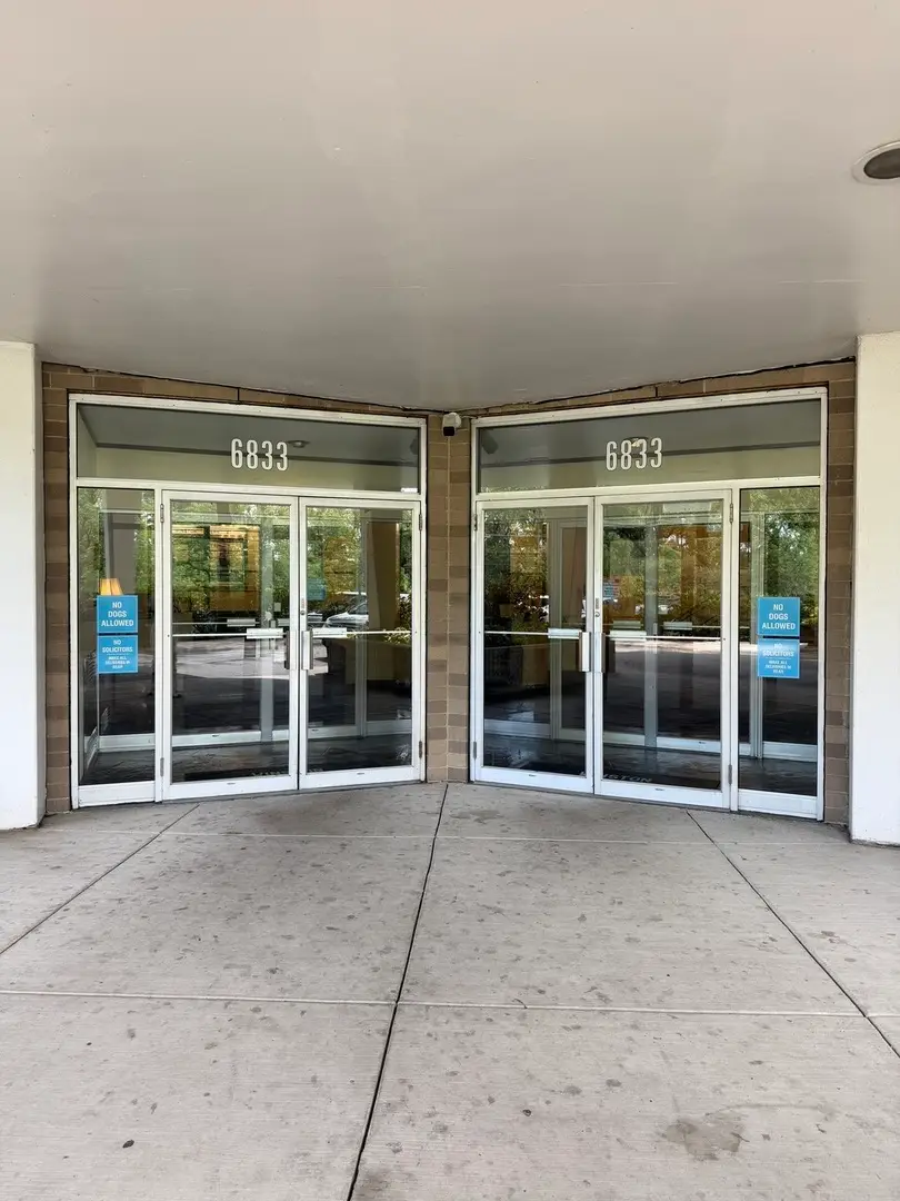 6833 N Kedzie Avenue #801, Chicago, IL 60645 - #3