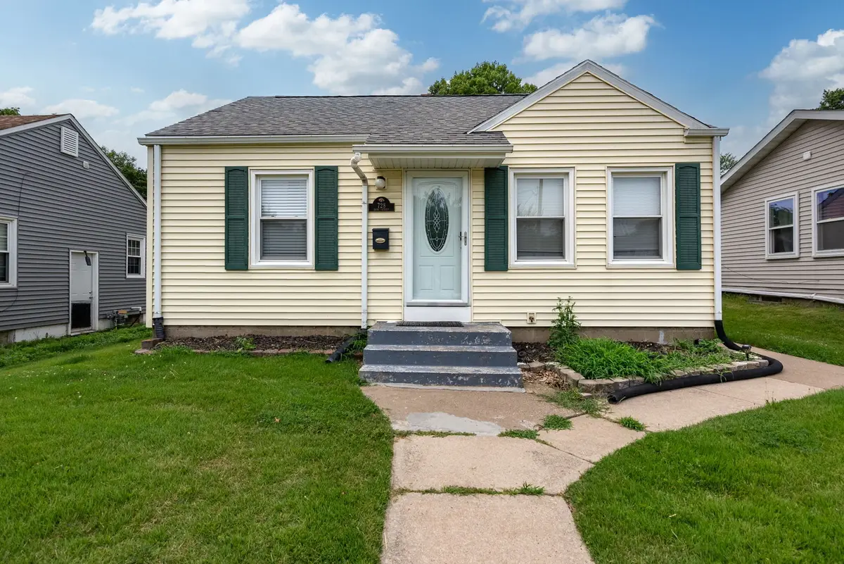 728 24th Street, Bettendorf, IA 52722 - #1
