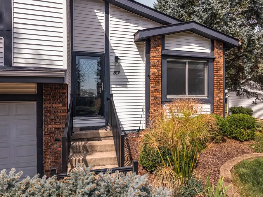 207 Greenleaf Drive, Bloomington, IL 61704 - #2