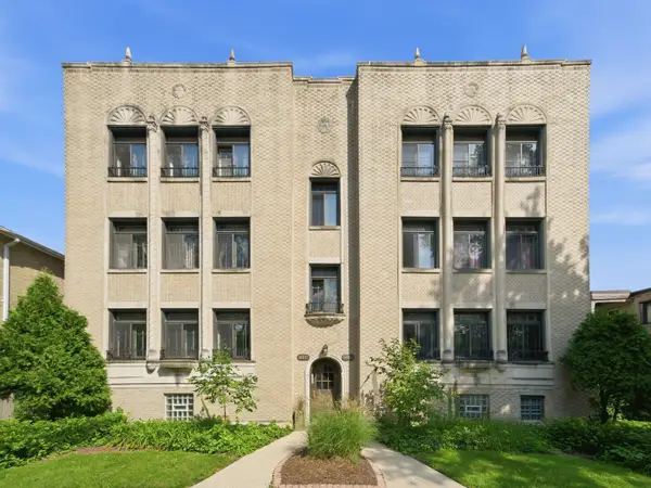 6211 N Mozart Street #2N, Chicago, IL 60659