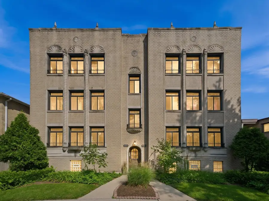 6211 N Mozart Street #2N, Chicago, IL 60659 - #2