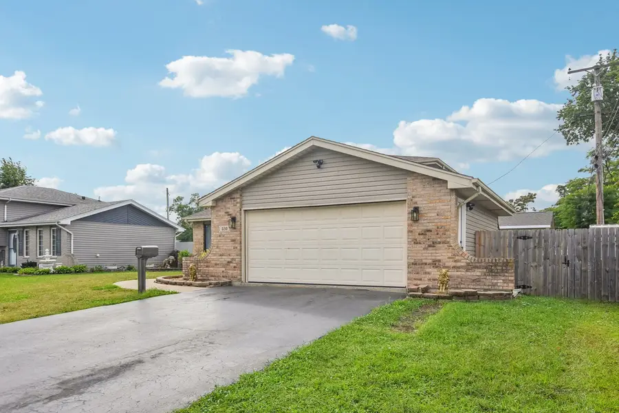 520 N Kinzie Place, Thornton, IL 60476 - #3