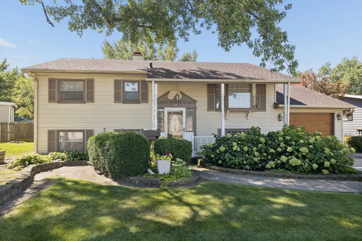 21 Pawnee Drive, Thornton, IL 60476 - #1
