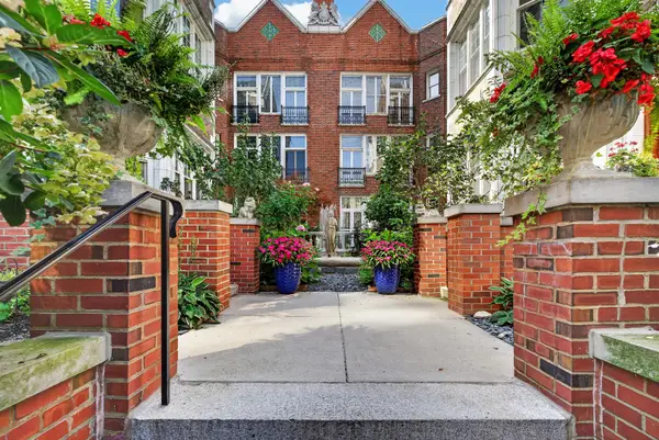 1031 W Bryn Mawr Avenue #2A, Chicago, IL 60626