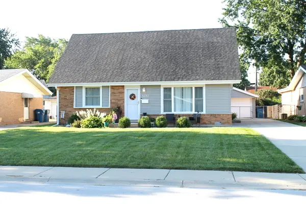 5237 Pleasant Lane, Crestwood, IL 60418