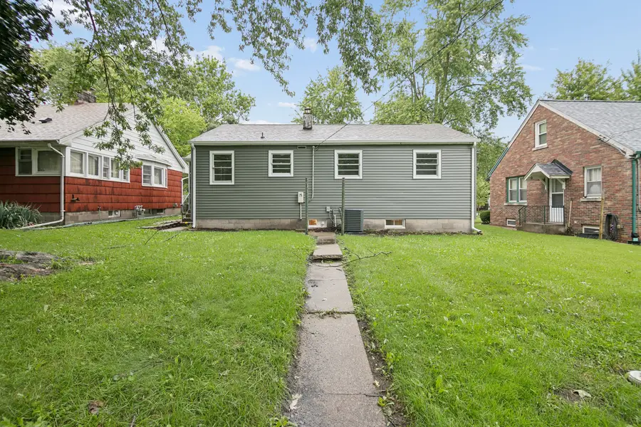 1042 S 8th Avenue, Kankakee, IL 60901 - #2
